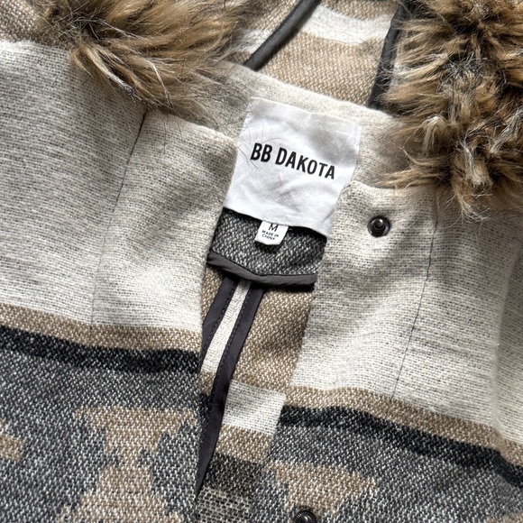 BB Dakota Patterned Hooded Coat with Faux Fur Trim - Picture 4 of 4